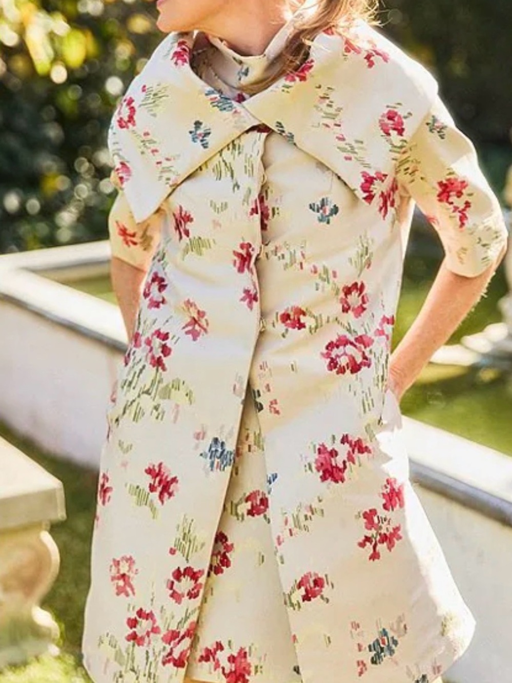 Floral Cream Cape Coat with Oversized Collar (L/XL)